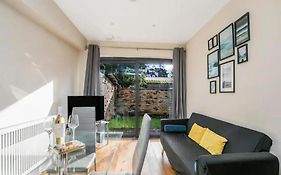 Pass The Keys Ealing Queen Of The Suburbs 2Bd Apartment
